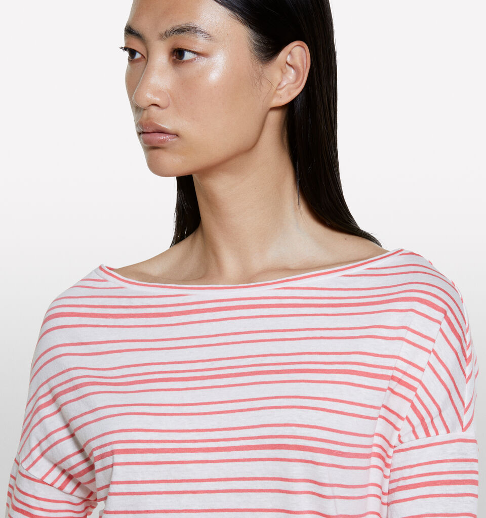 Striped t-shirt with boat neck - women's long sleeve t-shirts - Coral | Sisley image number 5